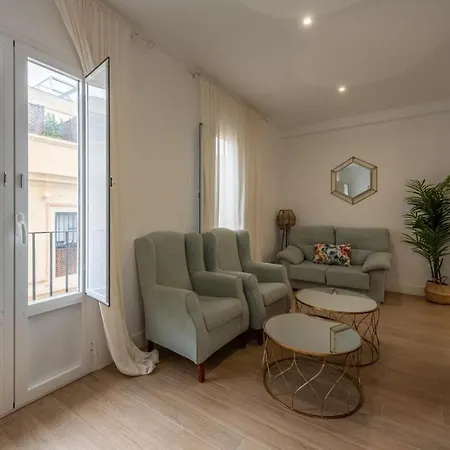 Modern With Balcony- 2bd 2bth- San Vicente Apartment Sevilla