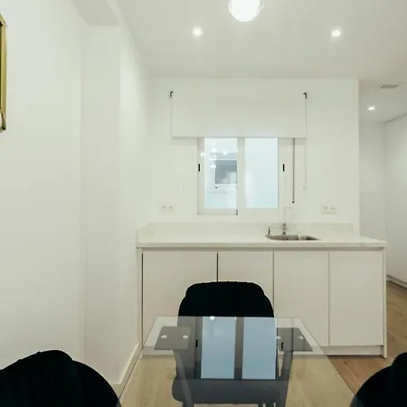 Apartment Modern With Balcony- 2bd 2bth- San Vicente