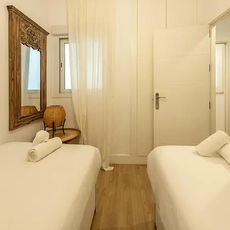 Apartment Modern With Balcony- 2bd 2bth- San Vicente Sevilla