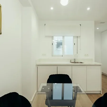 Appartement Modern With Balcony- 2bd 2bth- San Vicente
